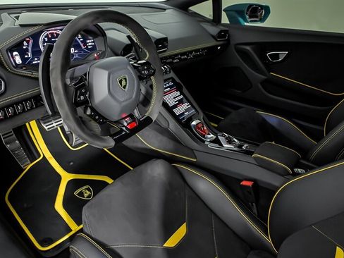 Used 2021 Lamborghini Huracan EVO RWD image 23
