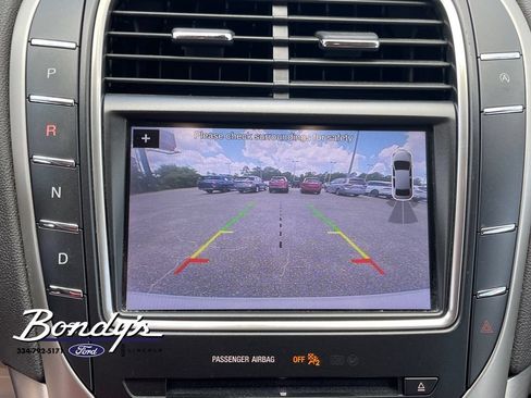 Used 2019 Lincoln Nautilus Premier AWD/4WD image 6