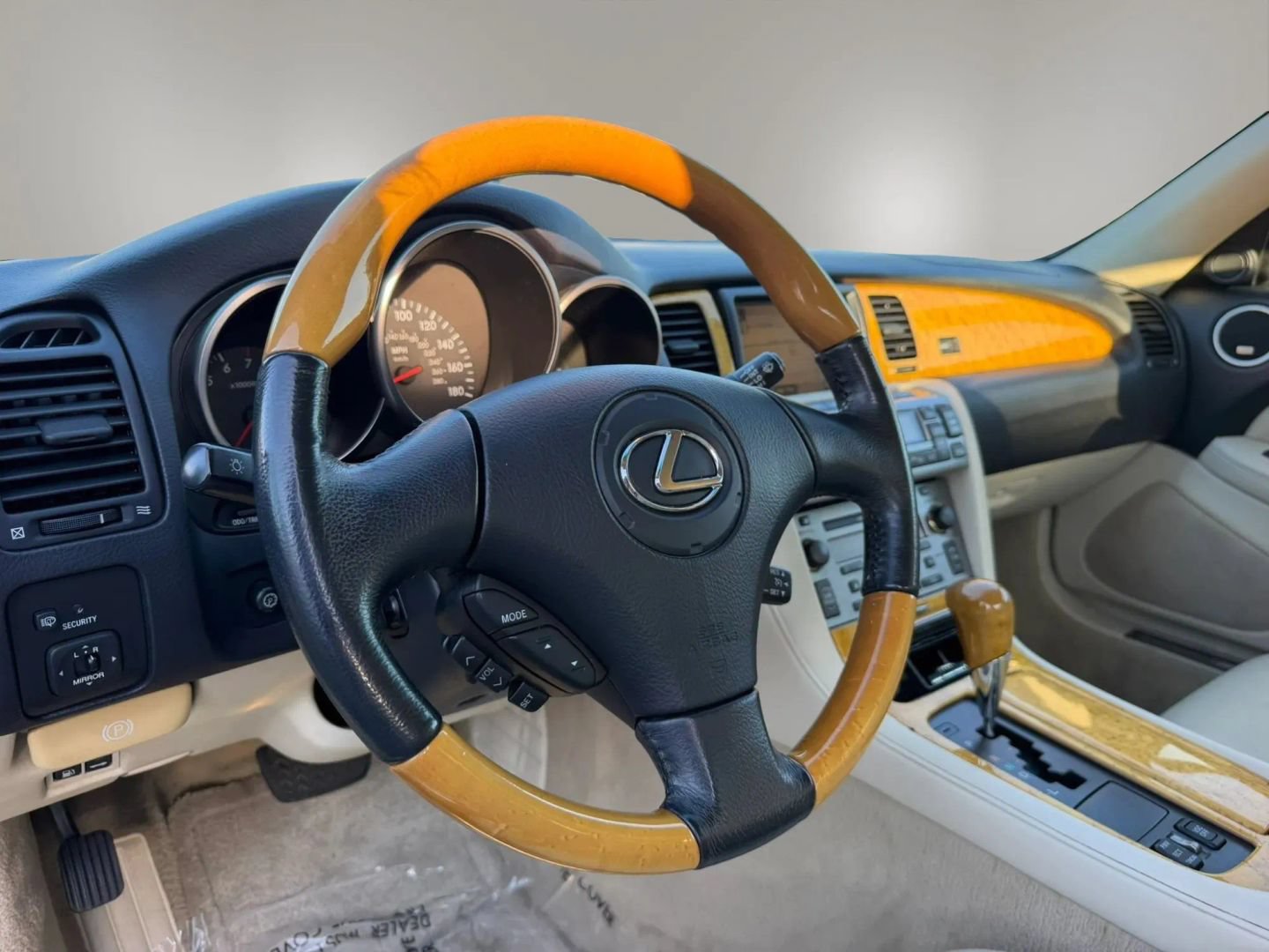 Used 2005 Lexus SC 430 Convertible w/ Preferred Accessory Pkg RWD image 12