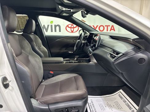 Used 2025 Lexus RX 450h AWD w/ Convenience Package image 10