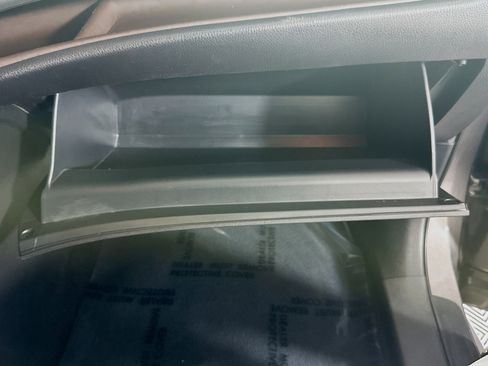 Used 2019 Toyota Highlander LE FWD image 31