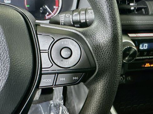 Certified 2025 Toyota RAV4 XLE w/ Convenience Package FWD image 17