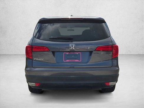 Used 2018 Honda Pilot EX image 6