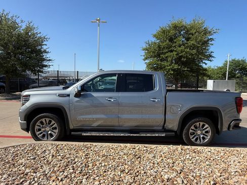 Used 2023 GMC Sierra 1500 Denali w/ Technology Package AWD/4WD image 2