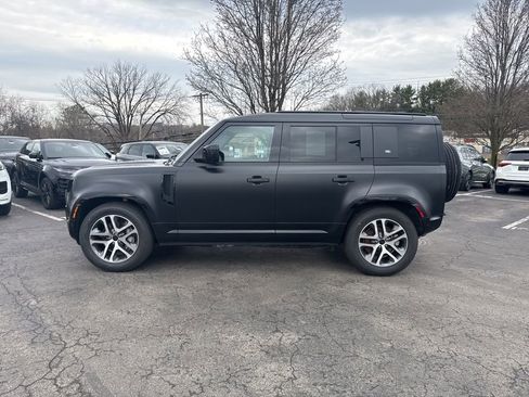 Used 2024 Land Rover Defender 110 X-Dynamic SE image 2