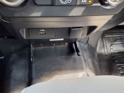 Used 2017 Ford F150 XL w/ Equipment Group 101A Mid AWD/4WD image 8