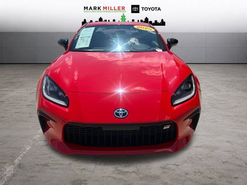 Used 2025 Toyota GR86 w/ Performance Package RWD image 9