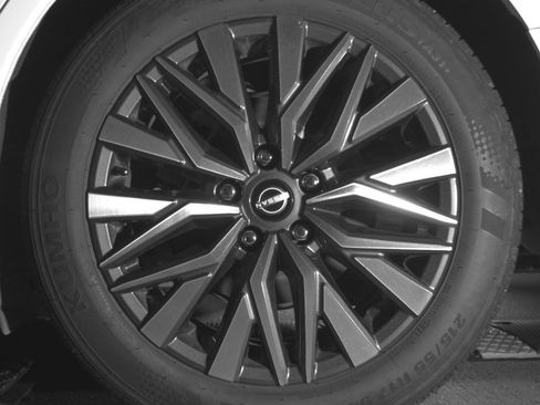 Used 2025 Nissan Altima 2.5 SV image 13