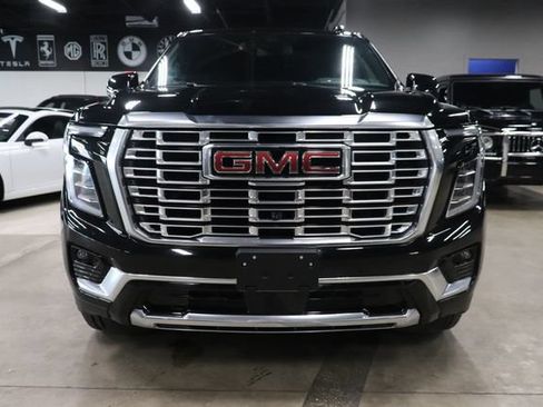 Used 2025 GMC Yukon Denali AWD/4WD image 8