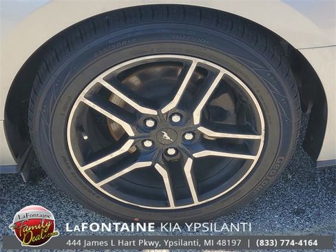 Used 2018 Ford Mustang Premium image 7