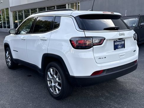 Used 2022 Jeep Compass Latitude w/ Sun and Sound Group AWD/4WD image 6
