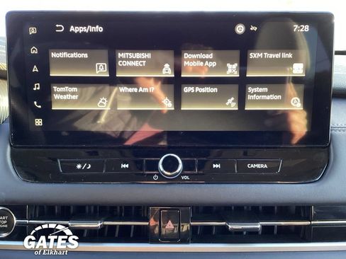 Used 2025 Mitsubishi Outlander SE AWD/4WD image 3
