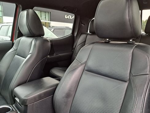 Used 2019 Toyota Tacoma TRD Off-Road image 22