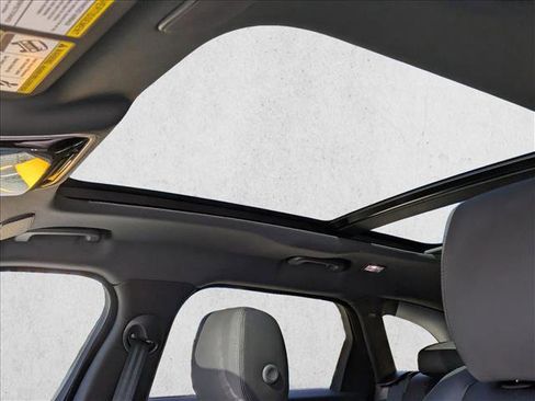 New 2026 Land Rover Range Rover Velar S image 15