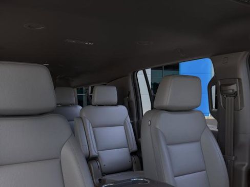New 2026 Chevrolet Suburban LT image 24