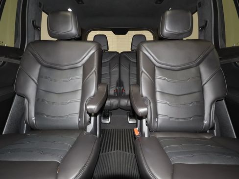 Used 2024 Cadillac XT6 Sport w/ Platinum Package AWD/4WD image 32