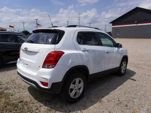 Used 2017 Chevrolet Trax LT w/ LT Convenience Package AWD/4WD image 6
