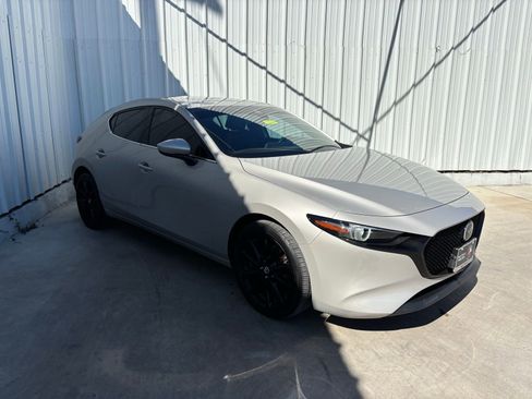 Used 2023 MAZDA MAZDA3 s image 4