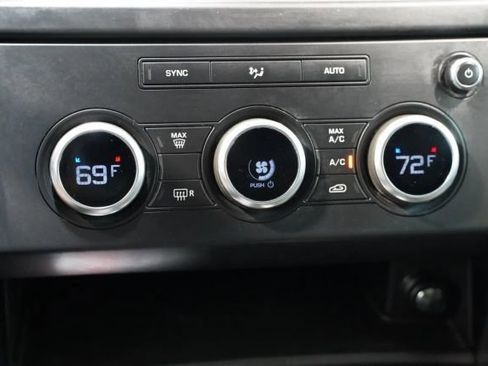 Used 2018 Land Rover Discovery SE AWD/4WD image 23
