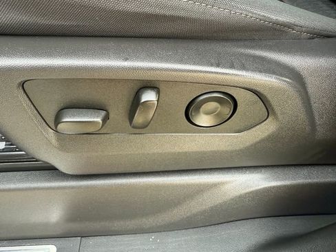 Used 2025 Chevrolet Silverado 1500 LT image 17