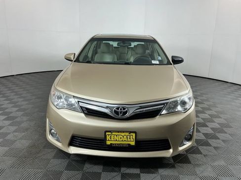 Used 2012 Toyota Camry XLE w/ Leather Pkg FWD image 2