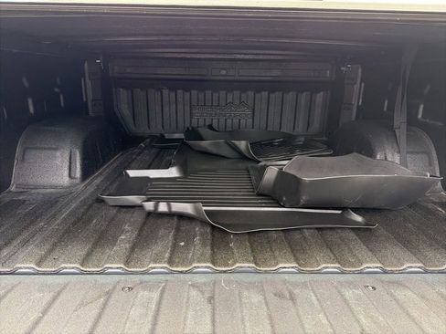 Used 2021 Chevrolet Silverado 1500 High Country image 36