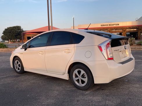 Used 2015 Toyota Prius Four FWD image 6