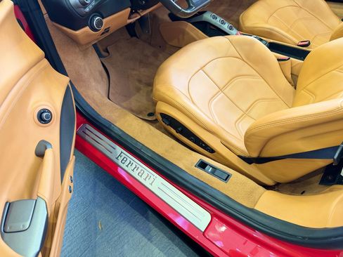 Used 2016 Ferrari 488 Spider image 25