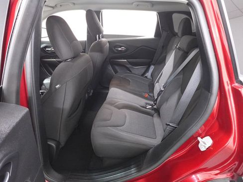 Used 2021 Jeep Cherokee Latitude image 22