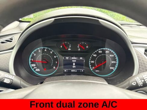 Used 2023 Chevrolet Malibu LT FWD image 19