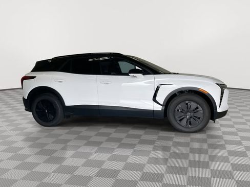 New 2025 Chevrolet Blazer EV LT AWD/4WD image 17