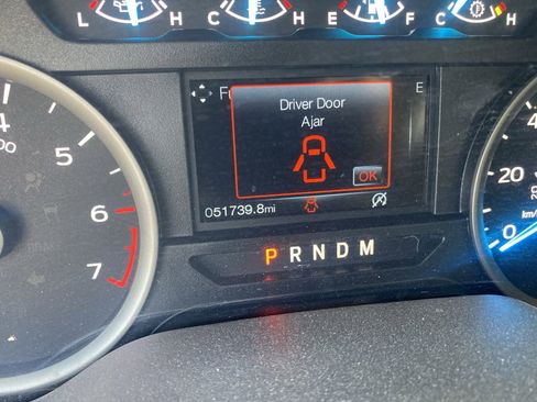 Used 2019 Ford F150 XLT w/ Equipment Group 302A Luxury AWD/4WD image 13