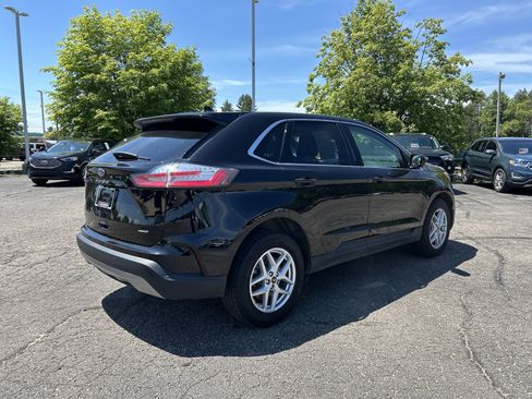 Used 2024 Ford Edge SEL w/ Convenience Package AWD/4WD image 3