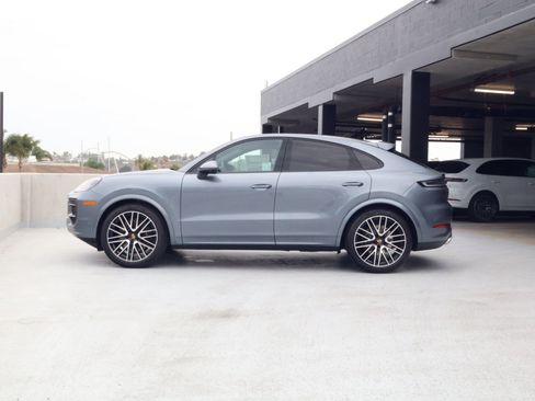 New 2026 Porsche Cayenne Coupe AWD/4WD image 2