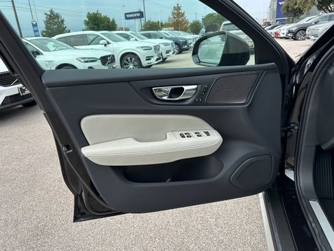 New 2025 Volvo V60 B5 Cross Country Ultra w/ Protection Package Premier image 16