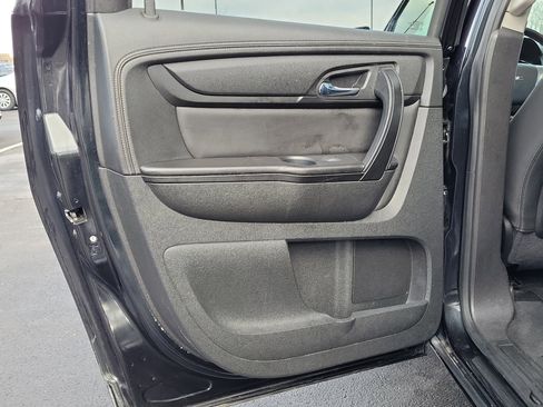 Used 2015 GMC Acadia SLE image 9