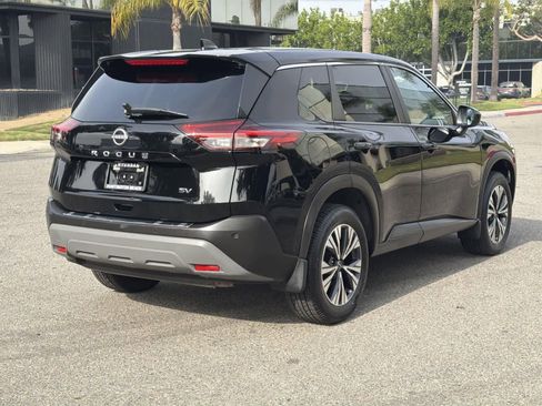 Used 2023 Nissan Rogue SV image 4