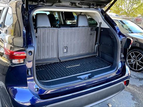 Used 2023 Toyota Highlander XLE image 37
