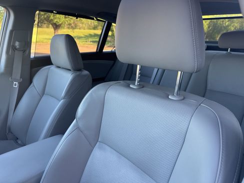 Used 2016 Acura RLX Sport Hybrid w/ Advance Pkg image 18