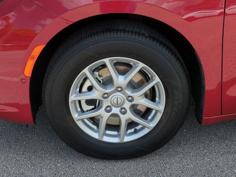 New 2025 Chrysler Pacifica Select FWD image 11