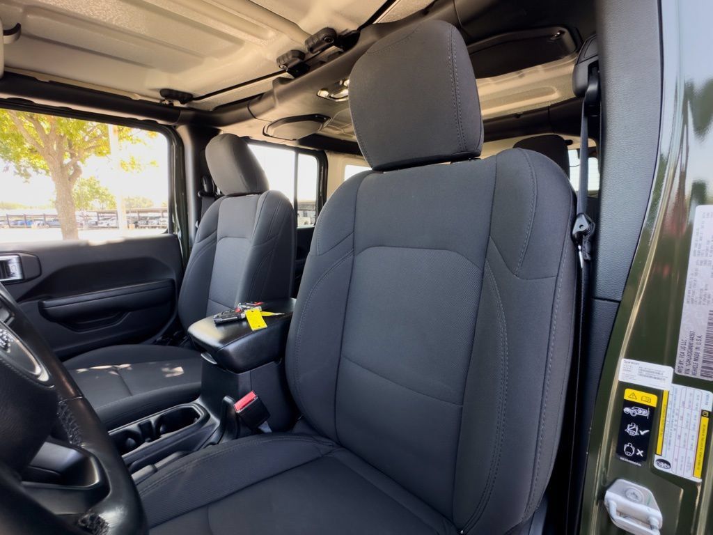 Used 2022 Jeep Wrangler Unlimited Sport AWD/4WD image 19