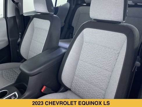 Used 2023 Chevrolet Equinox LS w/ LS Convenience Package FWD image 10