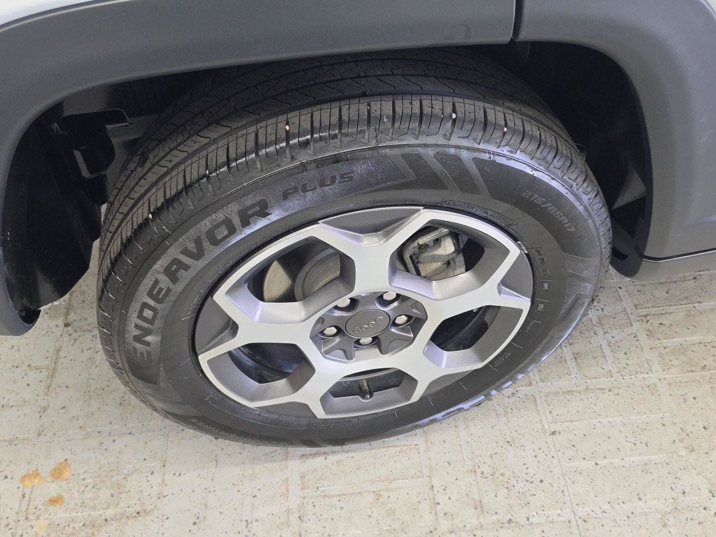Used 2022 Jeep Compass Trailhawk w/ Trailhawk Convenience Group AWD/4WD image 21