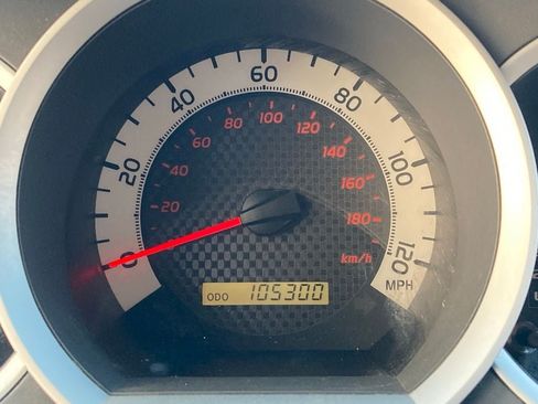 Used 2011 Toyota Tacoma PreRunner w/ SR5 Pkg #2 RWD image 16