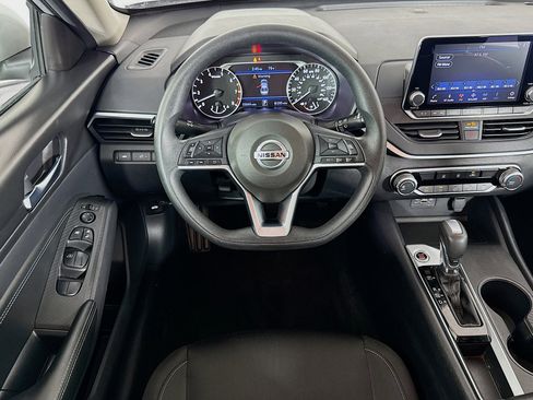 Used 2019 Nissan Altima 2.5 S FWD image 16