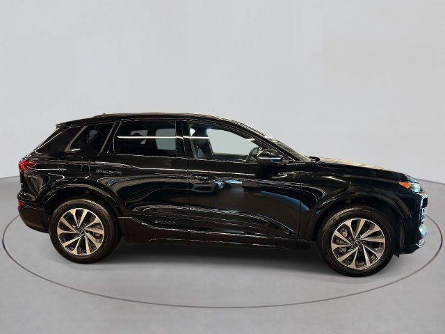 Used 2025 Audi Q6 e-tron Premium w/ Convenience Package AWD/4WD image 5