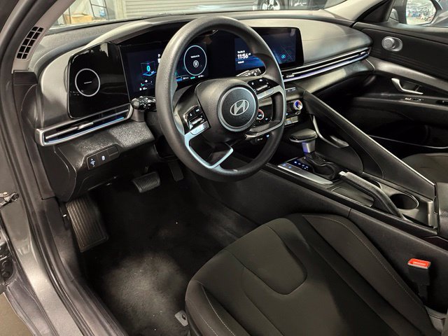 Used 2024 Hyundai Elantra SEL FWD image 19