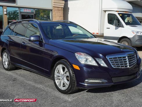 Used 2011 Mercedes-Benz E 350 4MATIC Wagon image 9