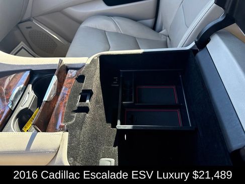 Used 2016 Cadillac Escalade ESV Luxury RWD image 33