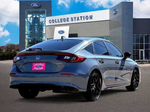 Used 2022 Honda Civic Sport image 4